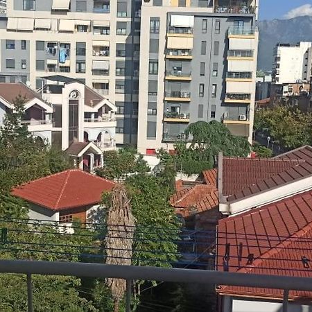 Royal 3 Hostel Tiranë Ngoại thất bức ảnh