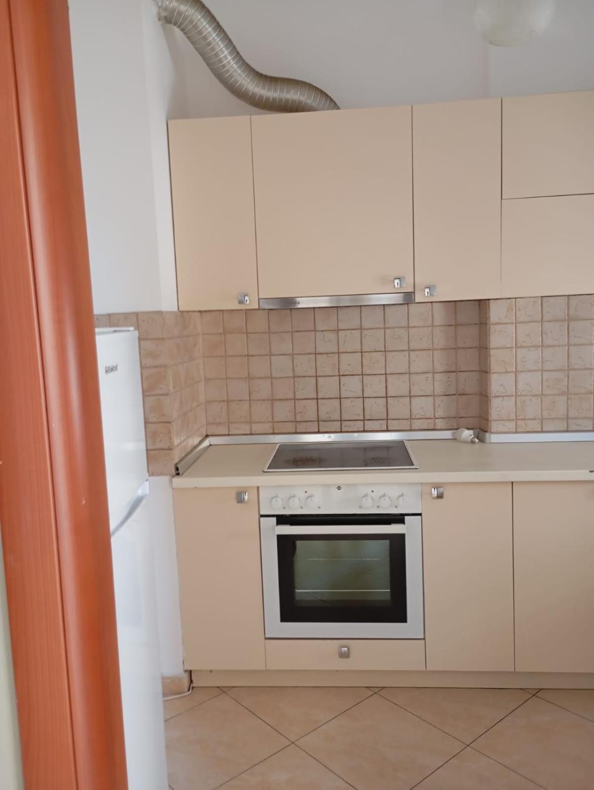 Royal 3 Hostel Tiranë Ngoại thất bức ảnh