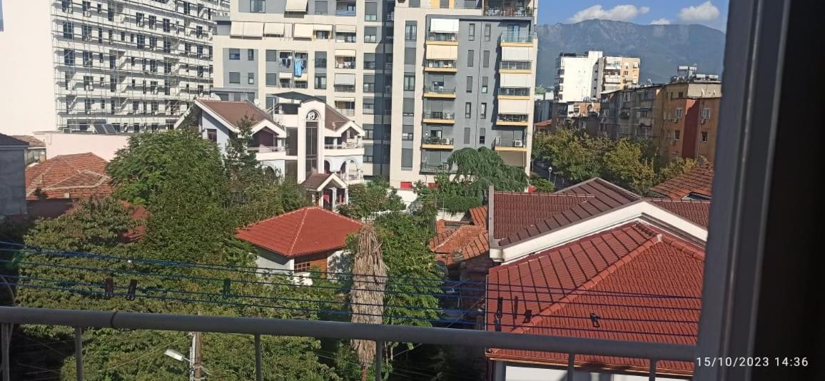 Royal 3 Hostel Tiranë Ngoại thất bức ảnh