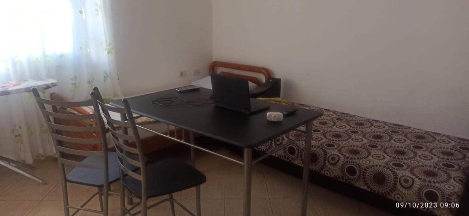 Royal 3 Hostel Tiranë Ngoại thất bức ảnh