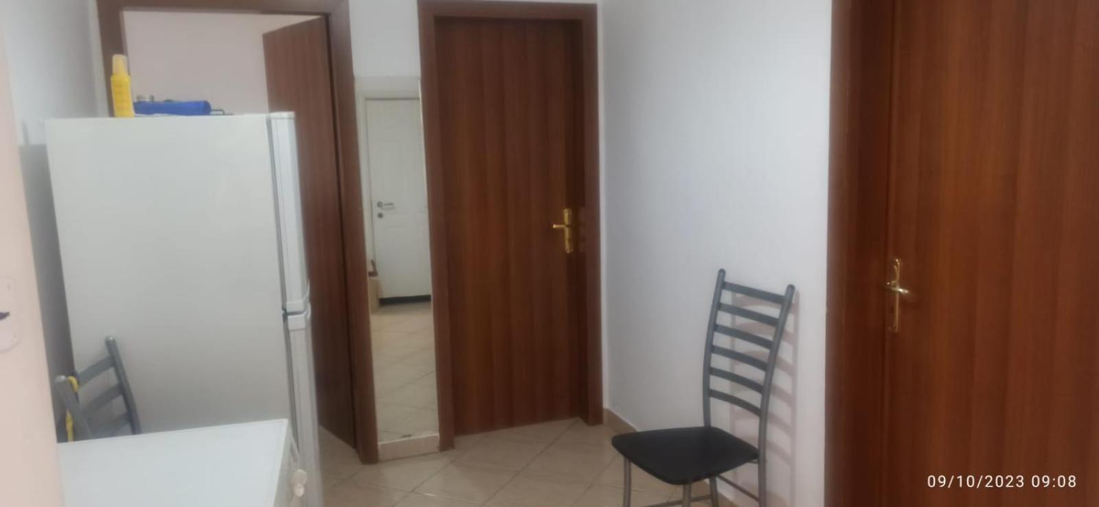 Royal 3 Hostel Tiranë Ngoại thất bức ảnh