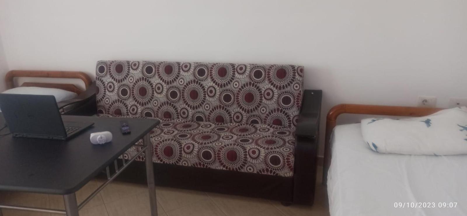 Royal 3 Hostel Tiranë Ngoại thất bức ảnh