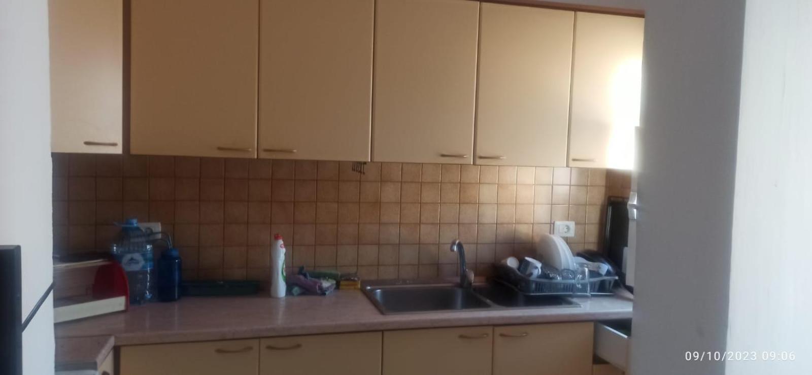 Royal 3 Hostel Tiranë Ngoại thất bức ảnh
